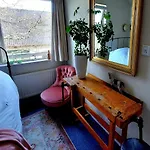 Δωμάτια σε οικογενειακή κατοικία Carmen's In - Jaagweg 13 - - 15 Minuten Amsterdam Met De Bus *