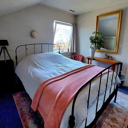 Carmen's In - Jaagweg 13 - - 15 Minuten Amsterdam Met De Bus Homestay szállás *