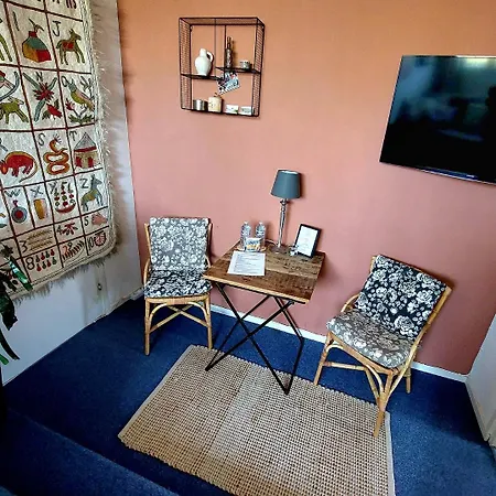 Carmen's In - Jaagweg 13 - - 15 Minuten Amsterdam Met De Bus Homestay szállás